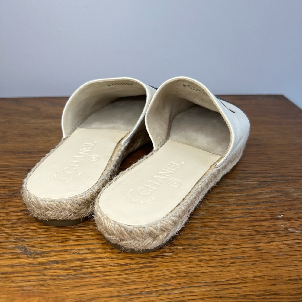 CHANEL Size 36 • CC Mule Espadrilles Leather Iridescent Cream Slides. - Picture 5 of 7